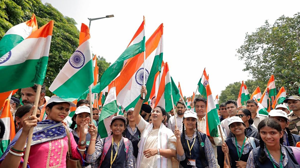Delhi CM leads Tiranga Padyatra with students in New Delhi