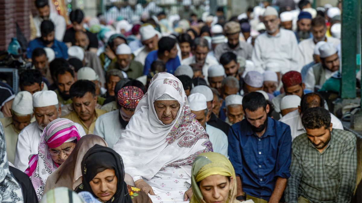 Khoja Digar prayer held at Naqshband Sahab Shrine in Srinagar