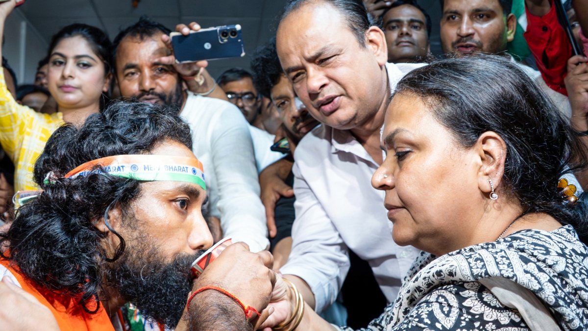 Jharkhand ministers end student hunger strike after exams cancelled