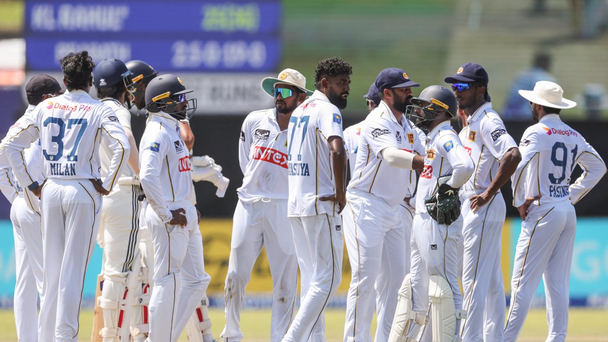 Sri Lanka celebrates KL Rahul wicket on day four in Galle