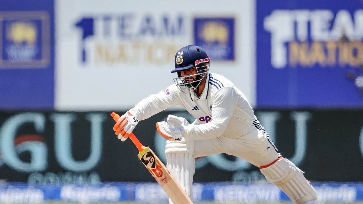 Rishabh Pant plays aggressive shot on day four of first Test