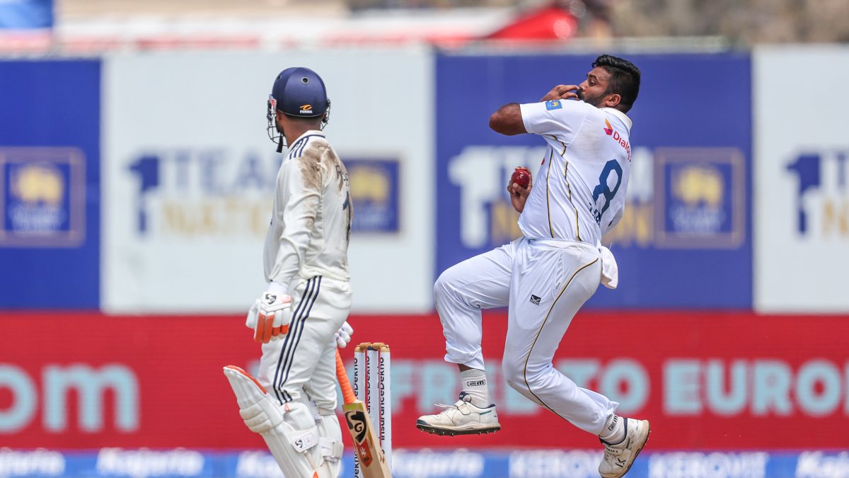 Lahiru Kumara bowls on day four of India-Sri Lanka first test