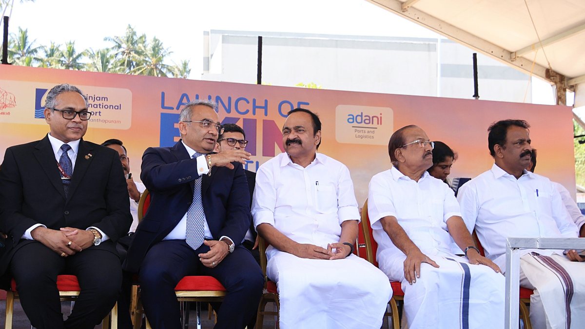 Keralam CM launches full-scale EXIM operations at Vizhinjam port