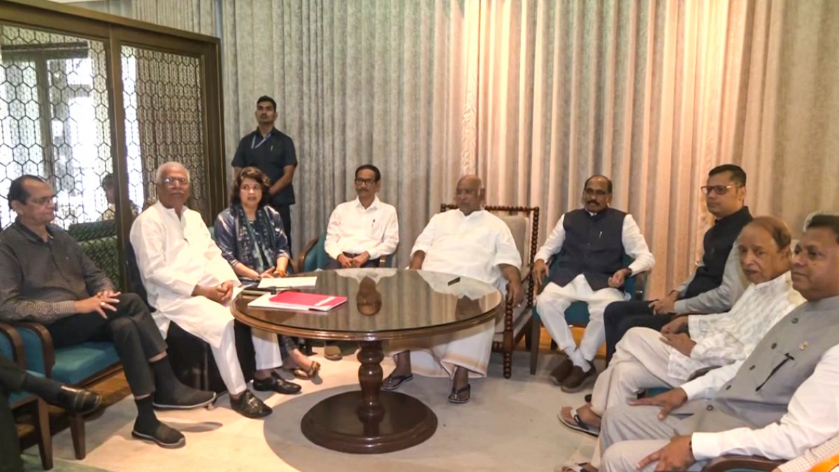 Congress chief Kharge chairs Goa Congress leaders meeting in Panaji