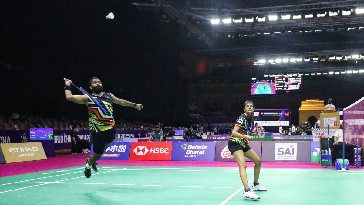 Badminton mixed doubles action at BWF World Championship in New Delhi