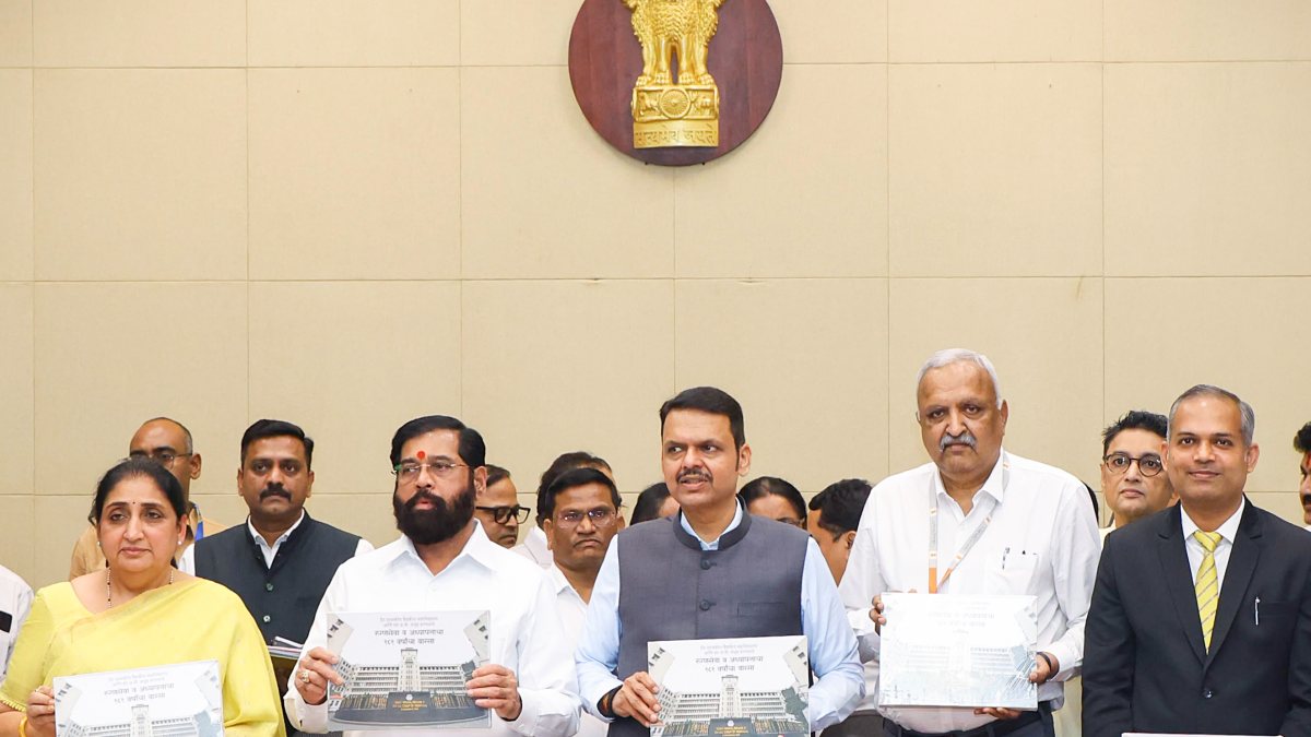 Maharashtra CM Fadnavis launches book on Grant Medical College legacy