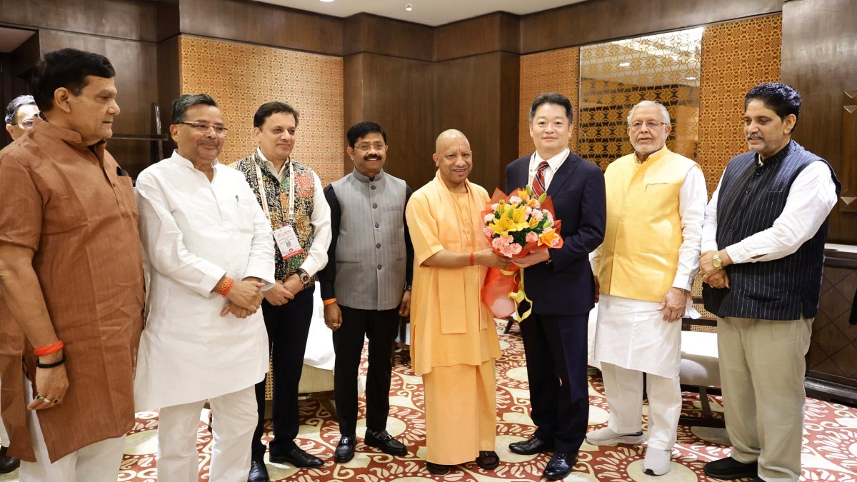 Yogi Adityanath meets Yamanashi Governor in New Delhi