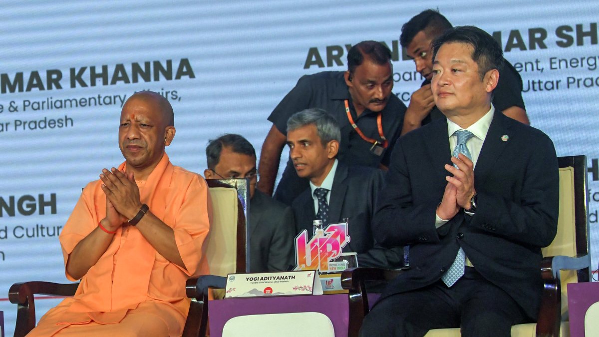 Yogi Adityanath meets Japan's Yamanashi governor at business conclave