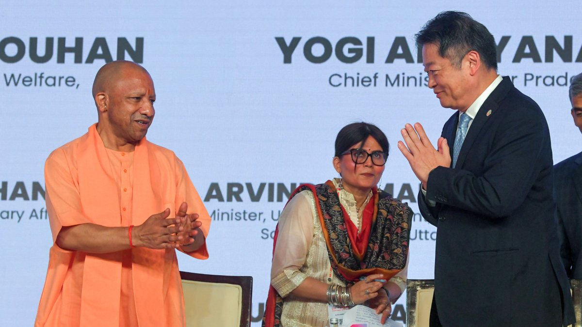 Yogi Adityanath meets Japan's Yamanashi governor at business conclave