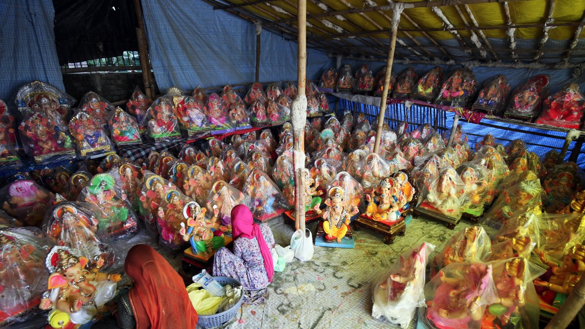 Artisans put final touches to Ganesha idols in Amritsar