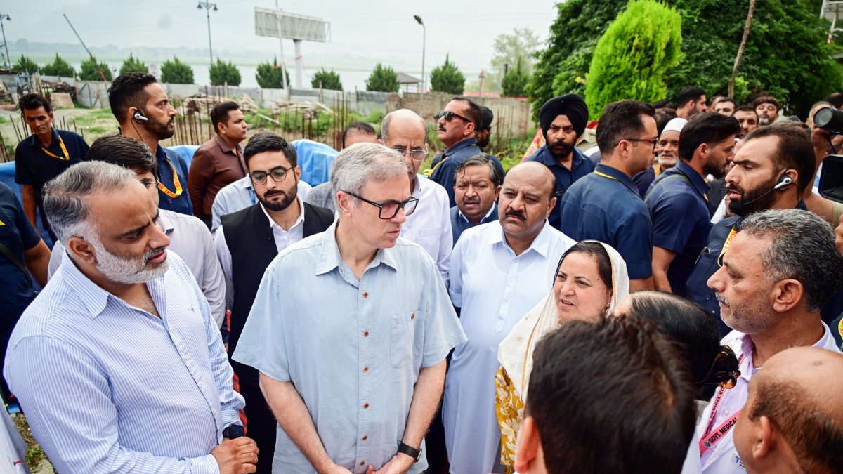 Omar Abdullah meets residents during early-morning Srinagar tour