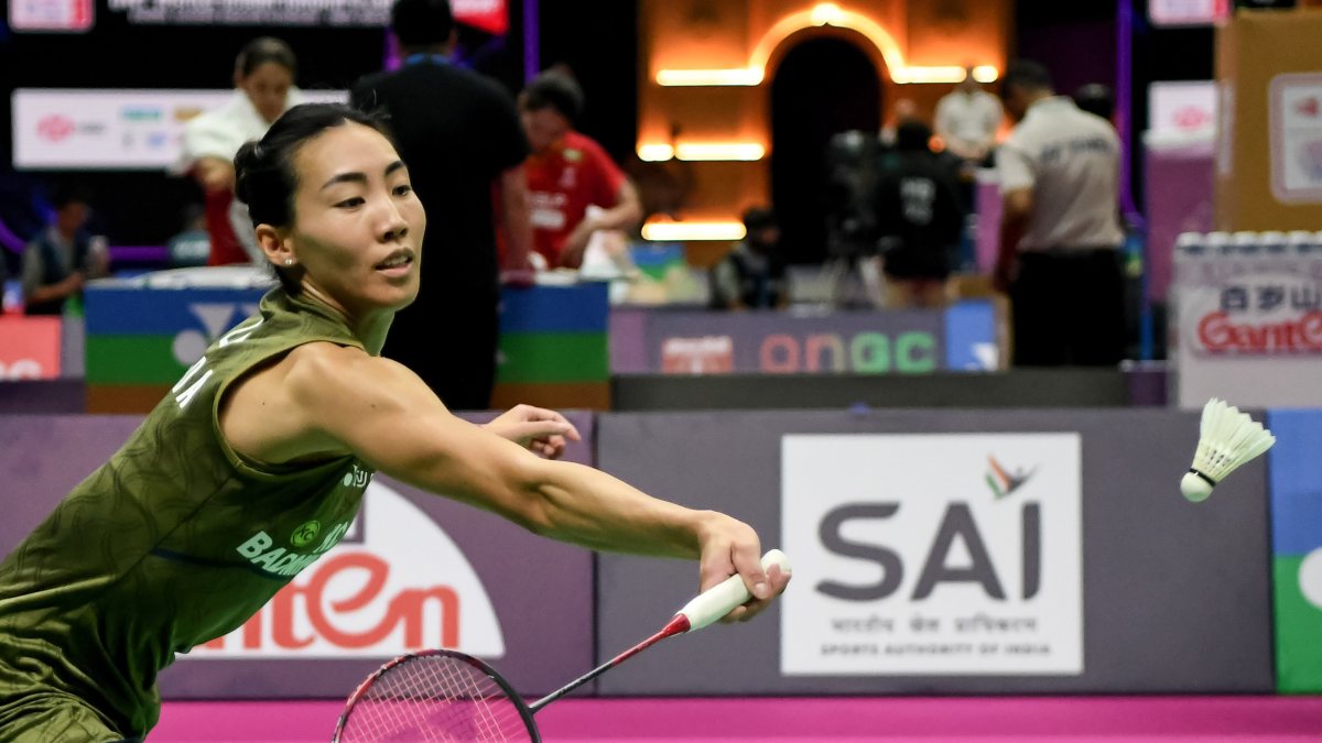 Michelle Li battles Unnati Hooda at BWF Worlds in Delhi