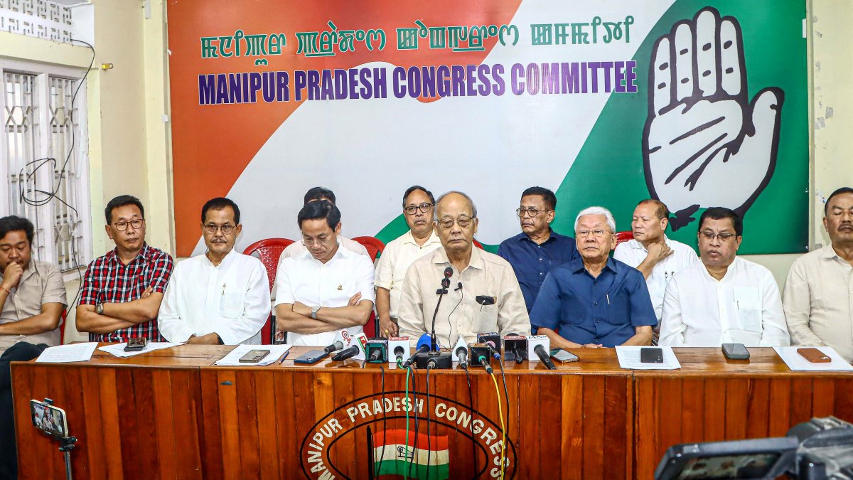 Manipur ex-CM Ibobi Singh briefs media on state situation