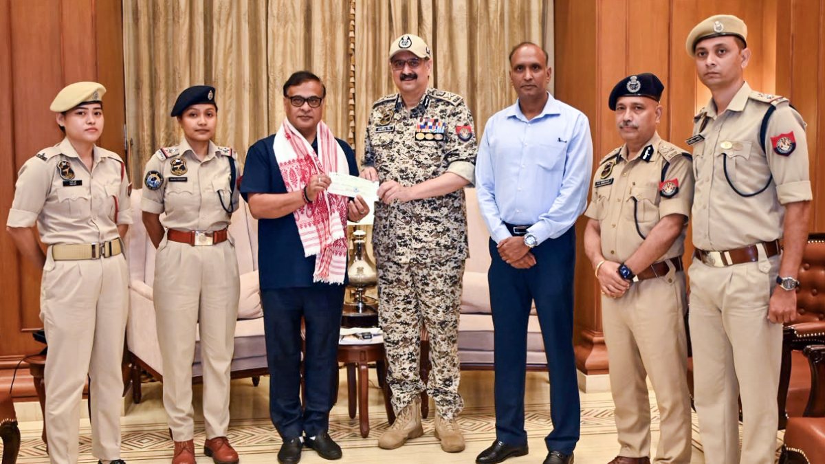 Assam CM receives Rs 5 crore police cheque for relief fund