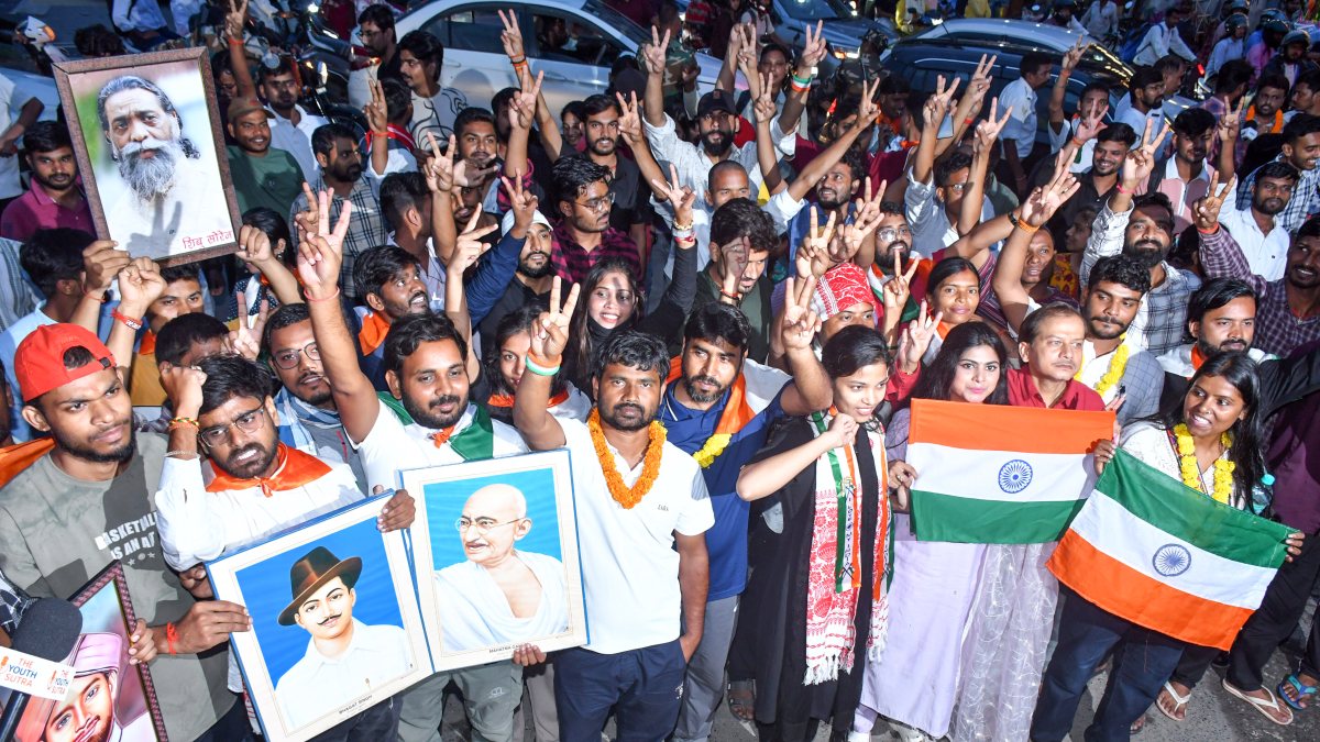 Jharkhand students celebrate cancellation of JPSC, JSSC exams