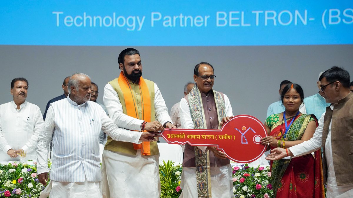 Bihar CM distributes house keys under PMAY-G in Patna