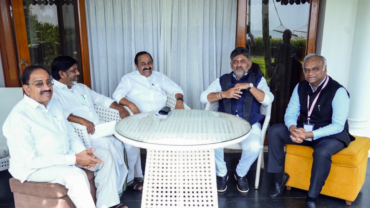 Karnataka CM meets southern counterparts in Mahabalipuram
