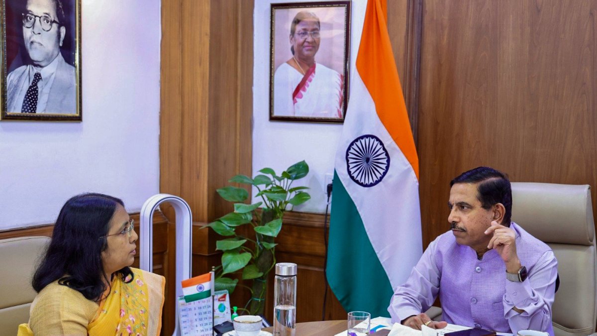 Pralhad Joshi meets consumer affairs secretary to discuss NTH cadre restructuring