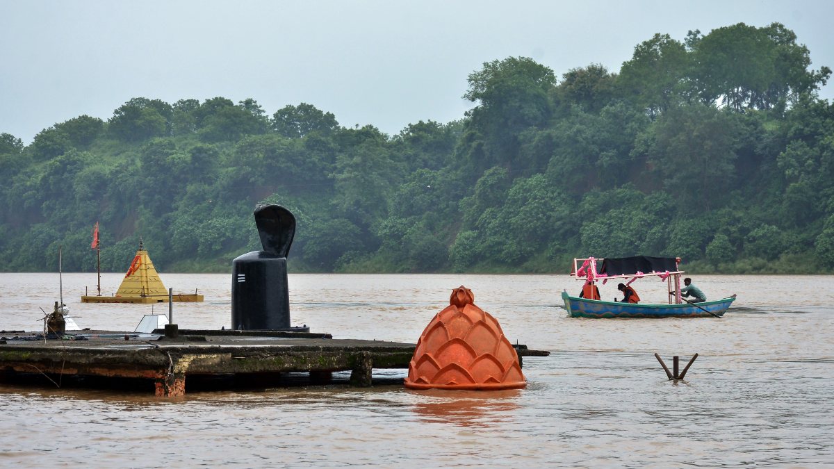 Narmada floodwaters submerge temples in Jabalpur