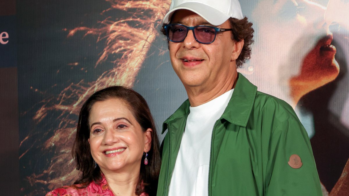 Vidhu Vinod Chopra, wife attend 1942 re-release screening in Mumbai