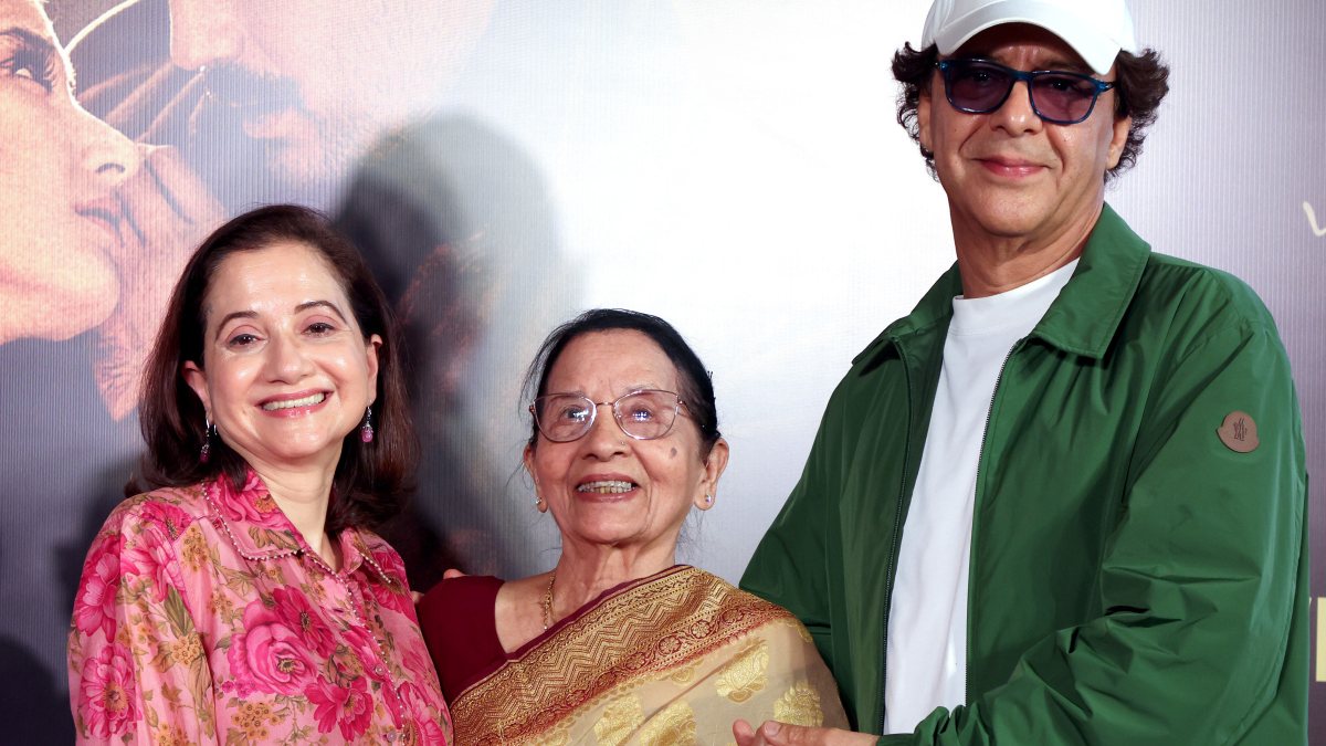 Vidhu Vinod Chopra attends 1942 re-release screening in Mumbai