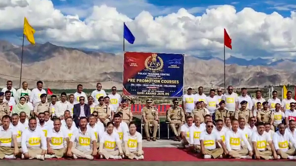 Ladakh DGP inaugurates pre-promotion course for 99 police personnel in Leh