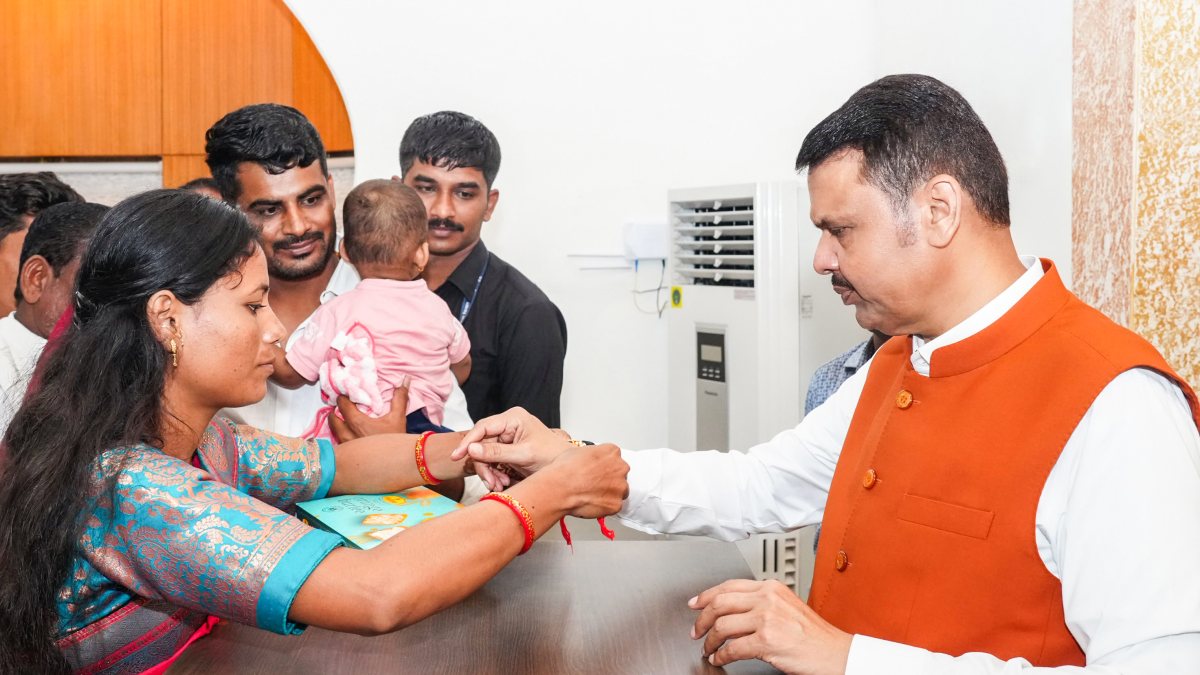 Maharashtra CM Fadnavis celebrates Raksha Bandhan with sister in Nagpur