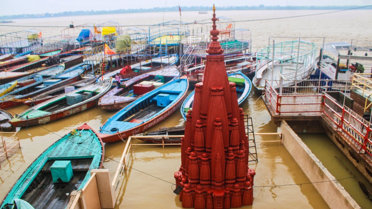 Flooded Ganga Ghat submerges temple in Varanasi