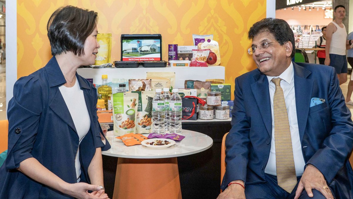 Piyush Goyal meets Singapore minister at APEDA-FairPrice roadshow
