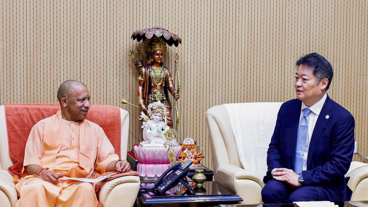 Yamanashi governor meets UP CM Yogi in Lucknow