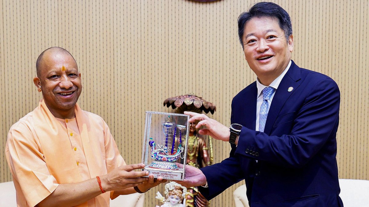 Japan governor meets UP CM Yogi Adityanath in Lucknow