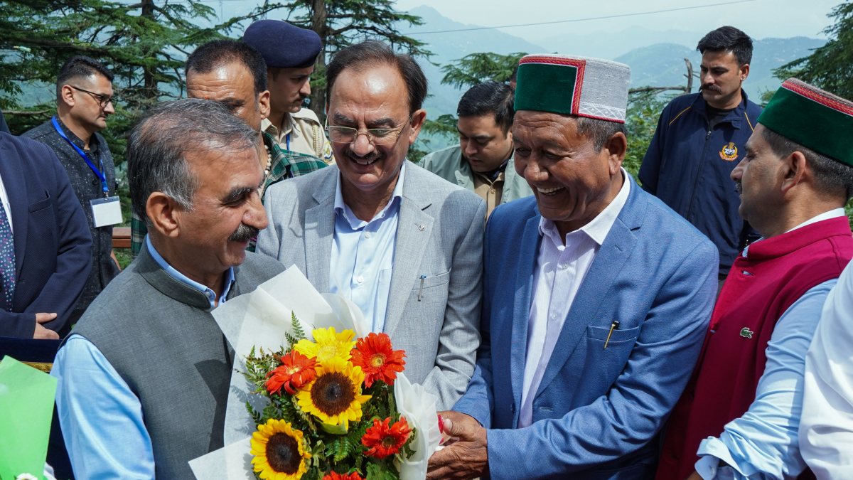 Himachal CM greeted at monsoon session start in Shimla
