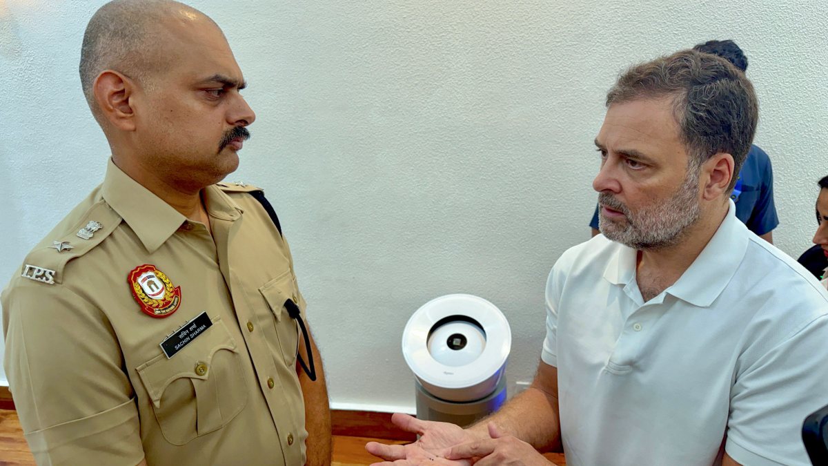 Rahul Gandhi meets IPS officer over pellet firing allegation