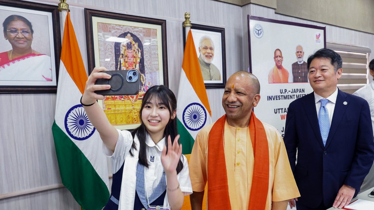 Yogi Adityanath takes selfie with Japanese students in Lucknow
