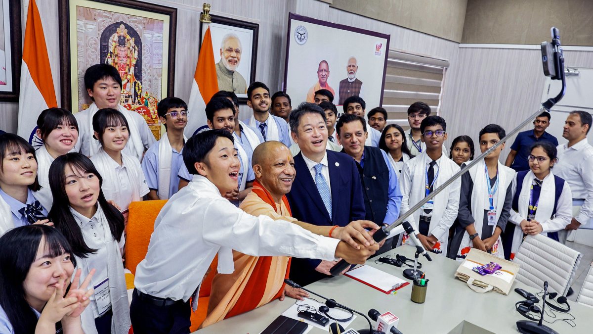 Yogi Adityanath meets Japanese students with Yamanashi governor in Lucknow