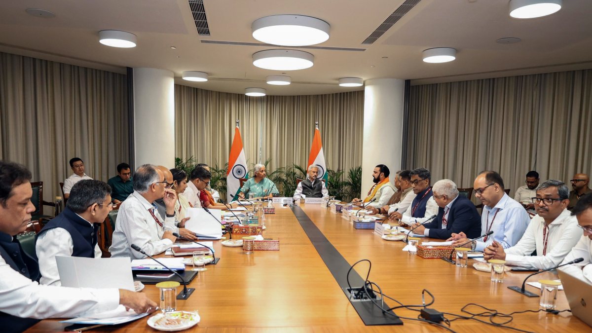 Ministers meet Bihar CM on development projects