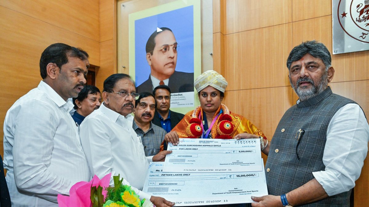Karnataka CM honours para-athlete Shilpa with cheque for Commonwealth bronze