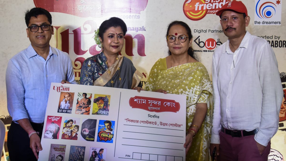 Veteran actress Debashree Ray unveils Uttam Kumar tribute in Kolkata