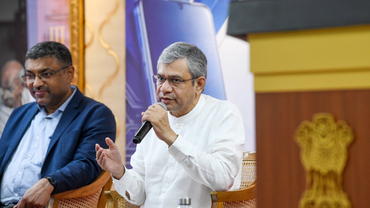 Govt launches mobile phone manufacturing scheme in New Delhi