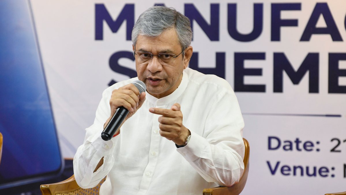 Govt launches mobile phone manufacturing scheme in New Delhi