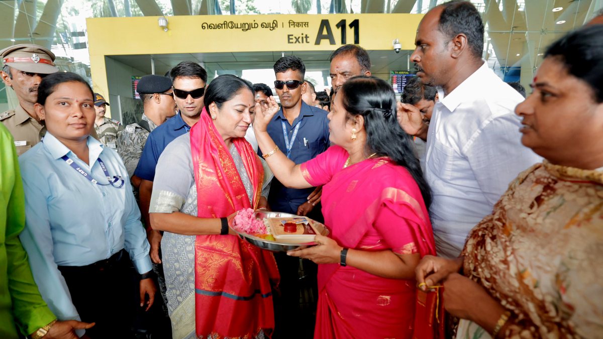 BJP Mahila Morcha welcomes Delhi CM Rekha Gupta in Chennai