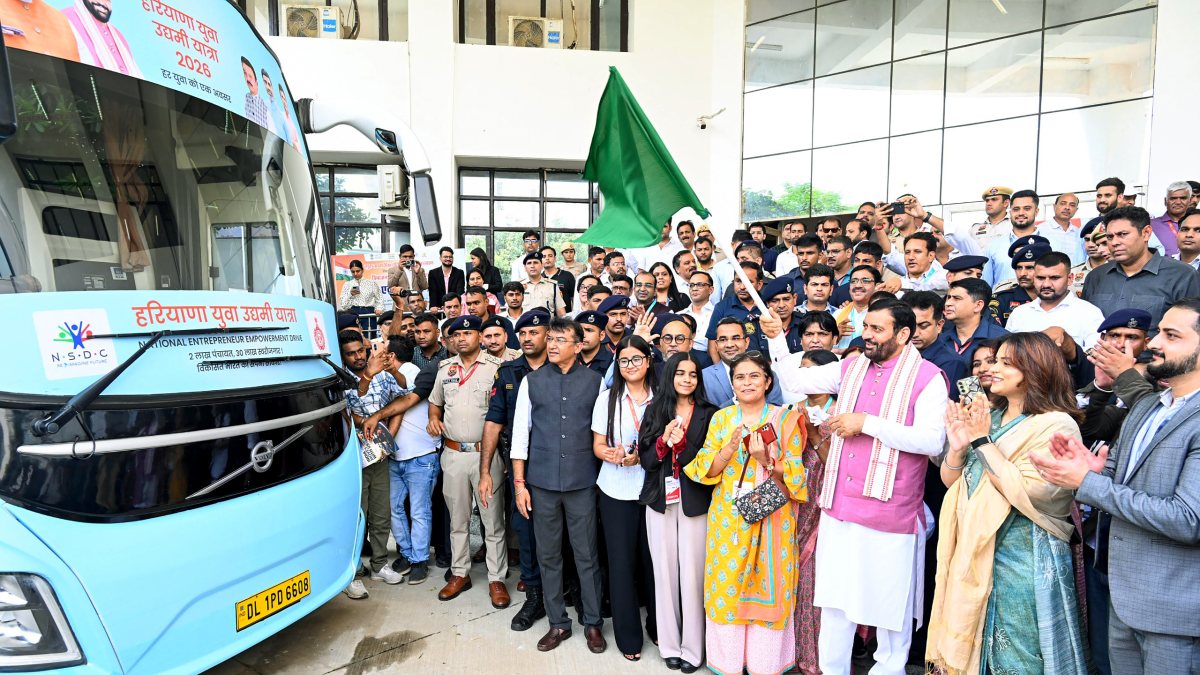 Haryana CM flags off Yuva Udyami Yatra in Gurugram