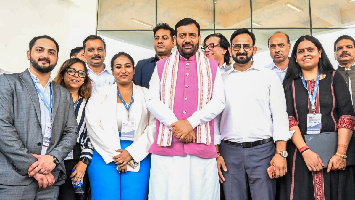 Haryana CM Saini with entrepreneurs at Gen H Startup Summit