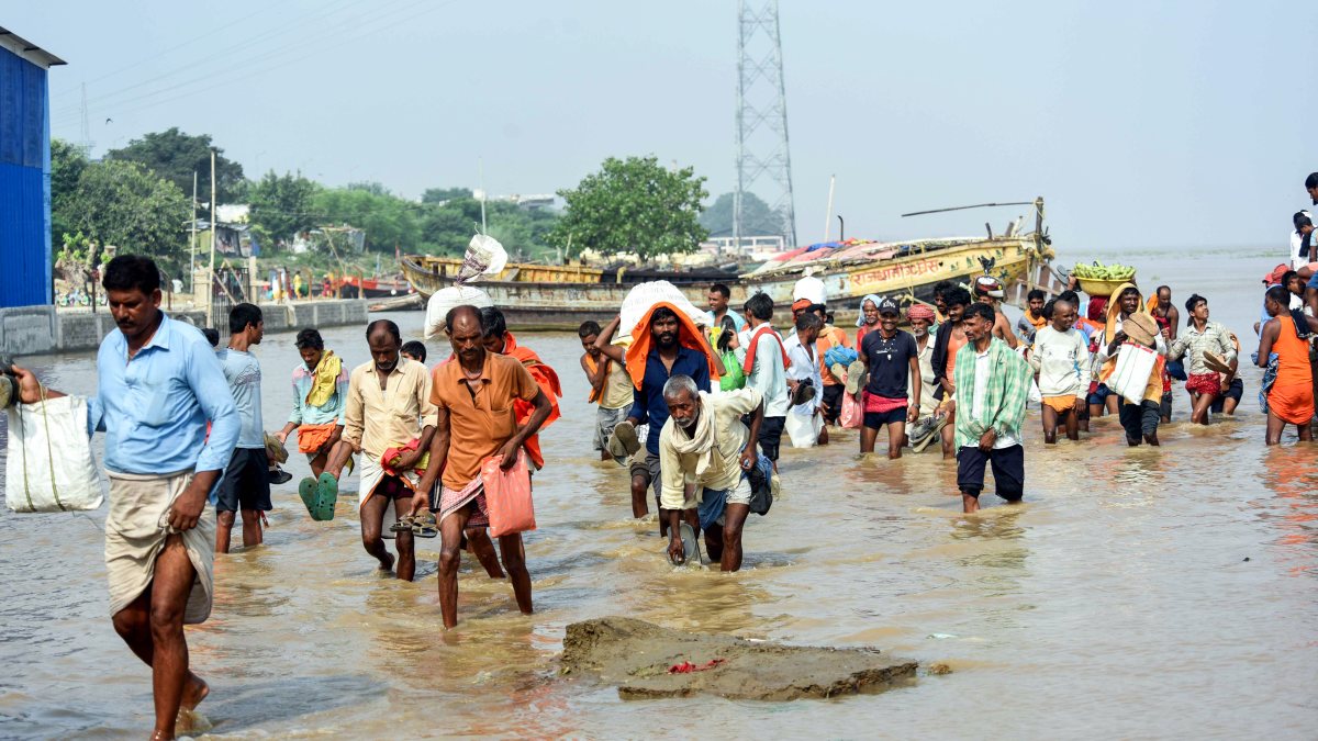 Bihar floods displace families as Ganga waters rise in Patna