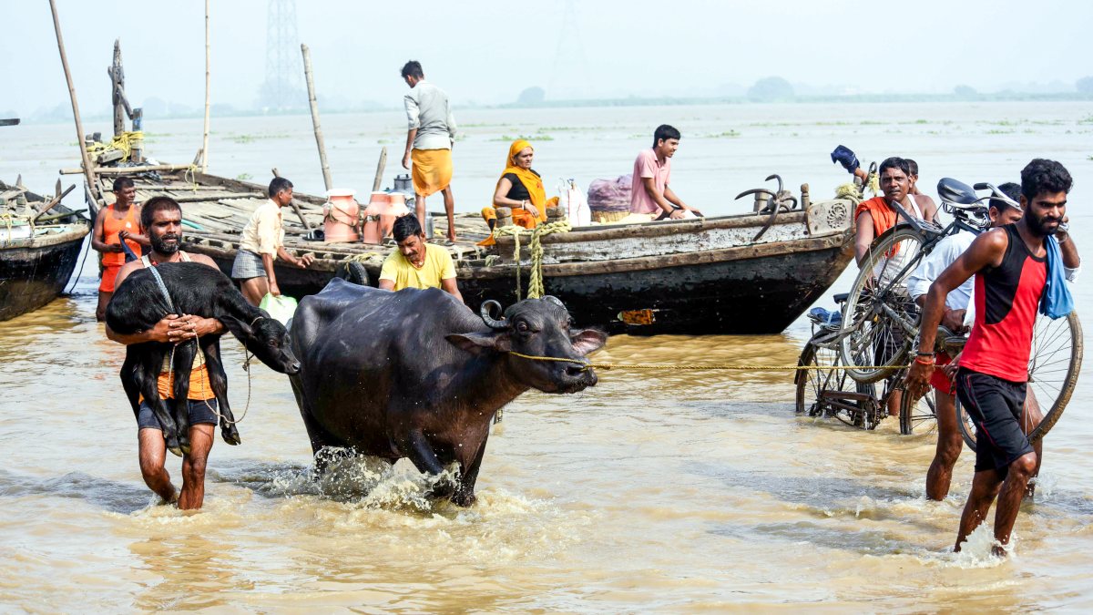 Bihar floods displace families as Ganga waters rise in Patna