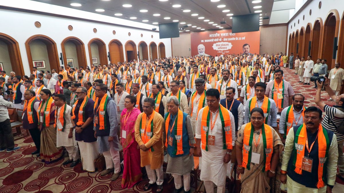 BJP inducts new office-bearers at Delhi meeting