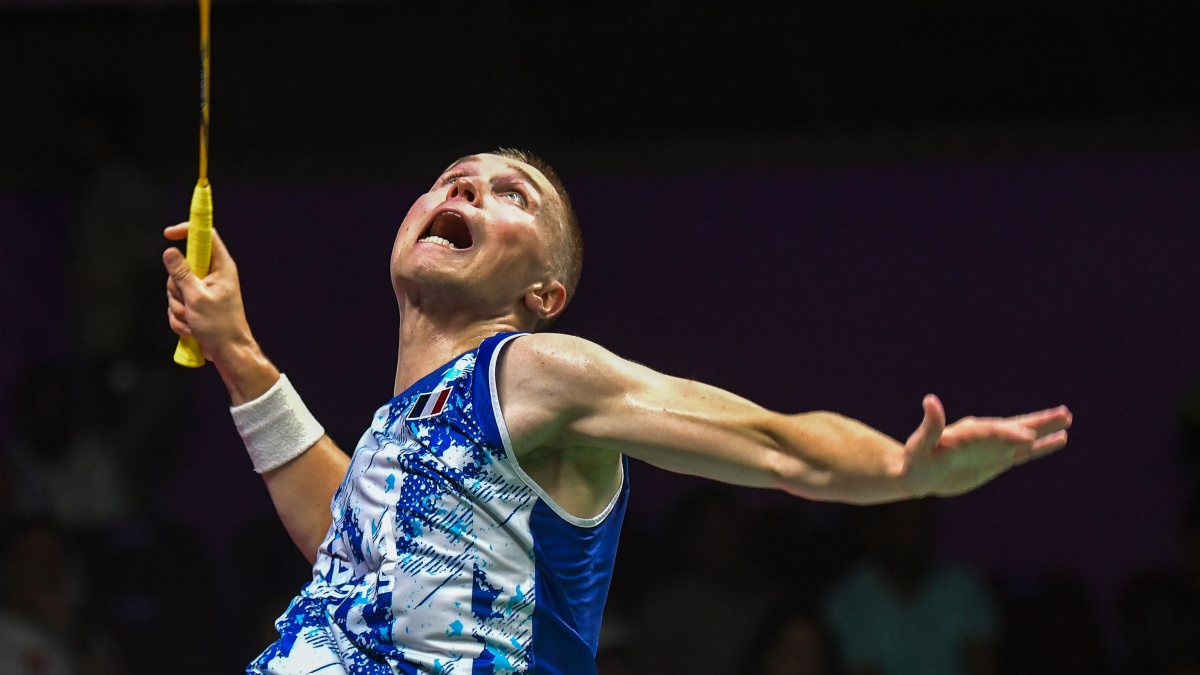 France's Gicquel battles China in badminton mixed doubles semifinal
