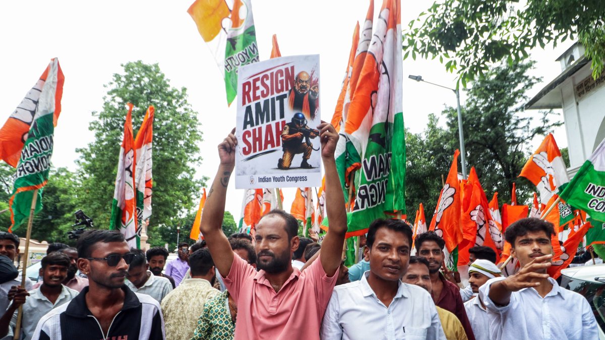 Congress workers protest in Lucknow against Amit Shah, NEET paper leak