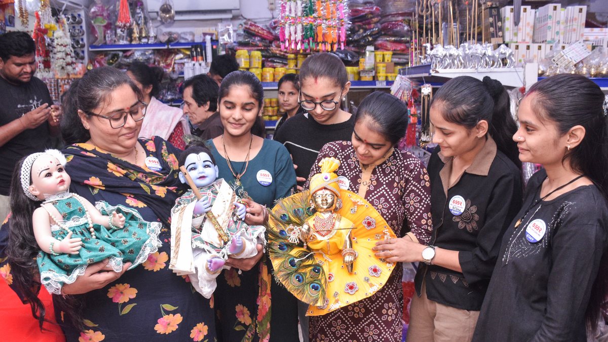 Radha-Krishna idols ready for Janmashtami in Surat