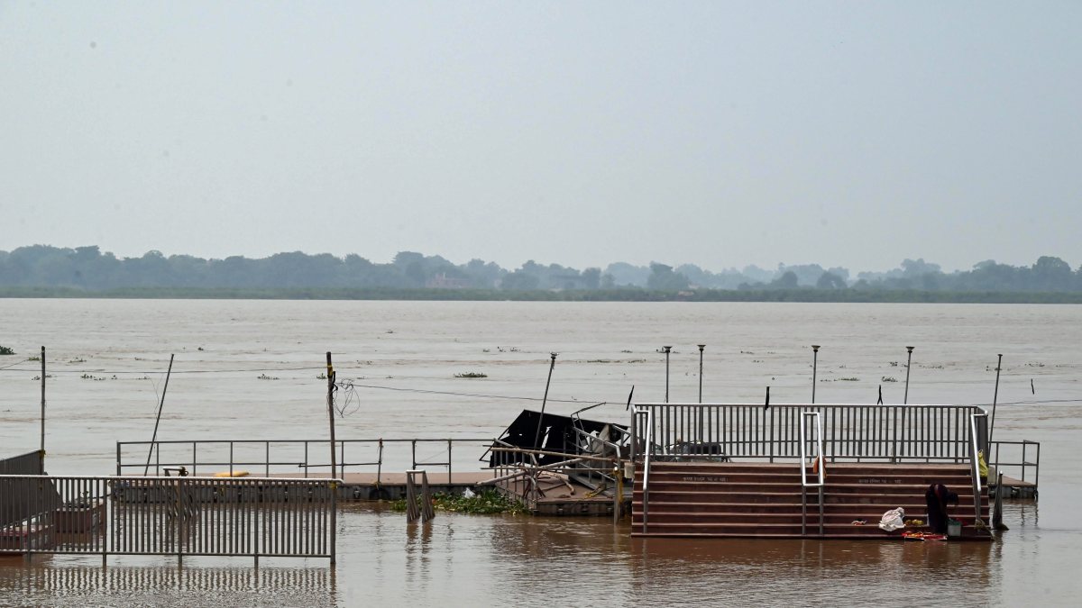 Ganga swells in Patna, flood-like situation grips city